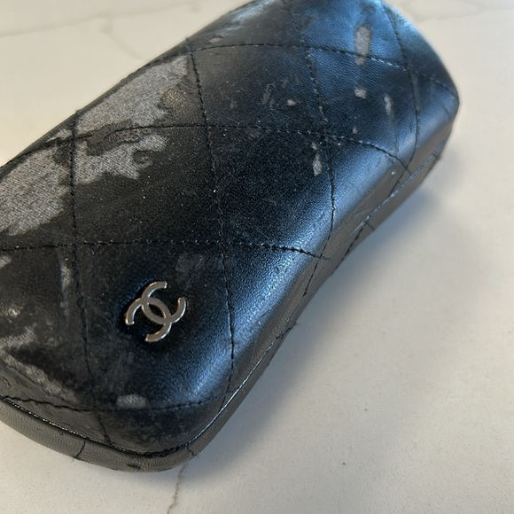 Chanel Bow Sunglasses - Picture 12 of 13